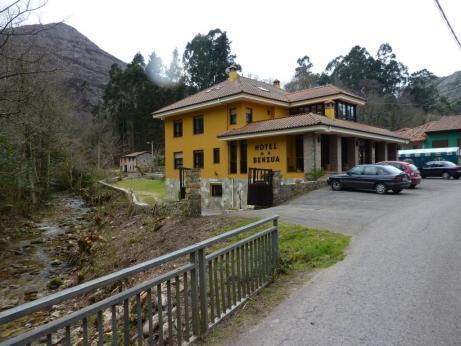 Hotel Benzua Villanueva de Ardisana Εξωτερικό φωτογραφία