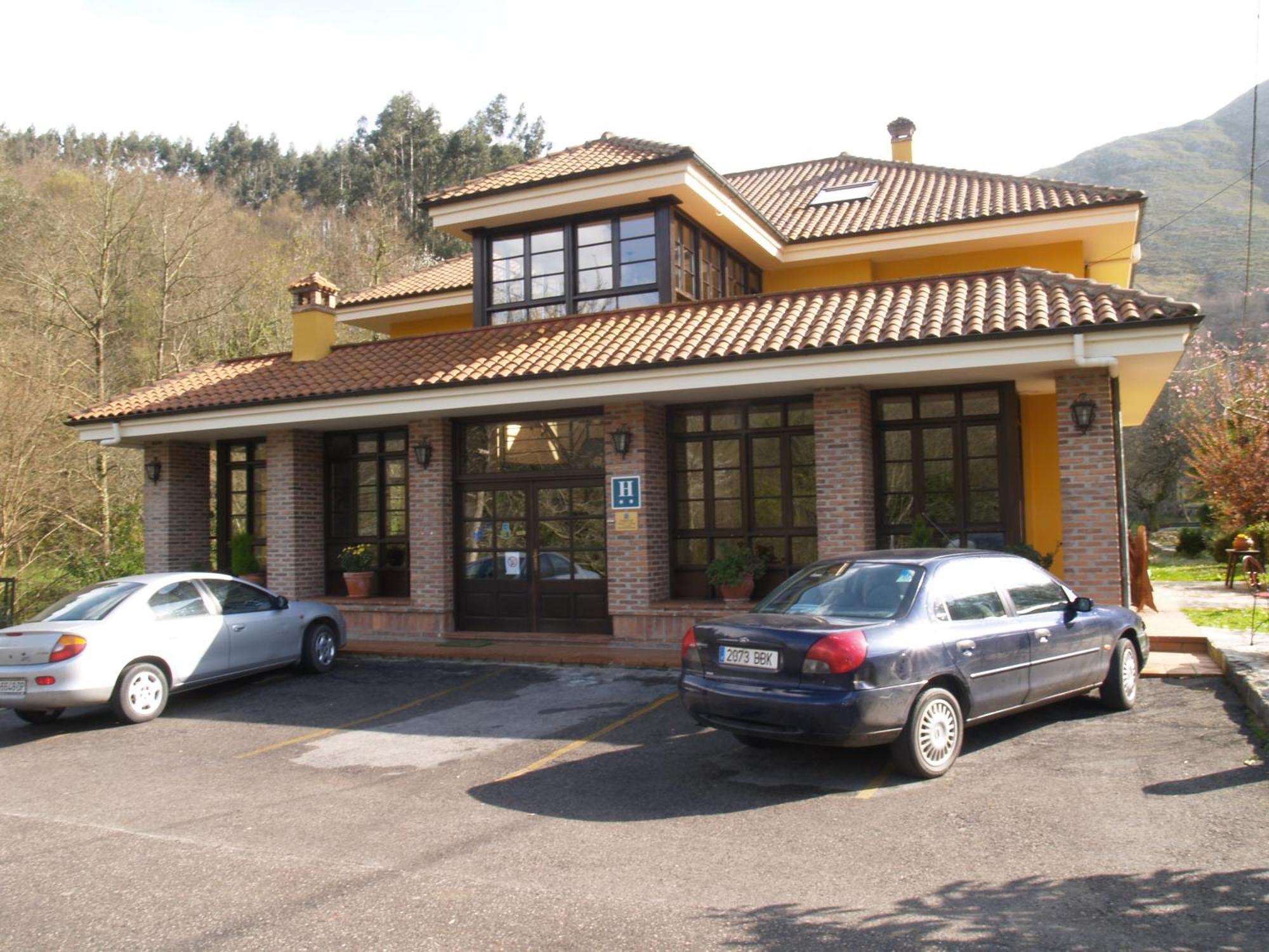 Hotel Benzua Villanueva de Ardisana Εξωτερικό φωτογραφία
